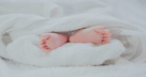 Nằm mơ thấy em bé chết đánh con gì? - Rồng Bạch Kim